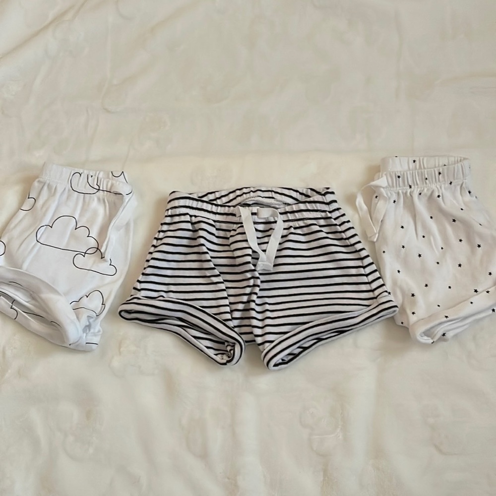 Gap black and white shorts 3 pack